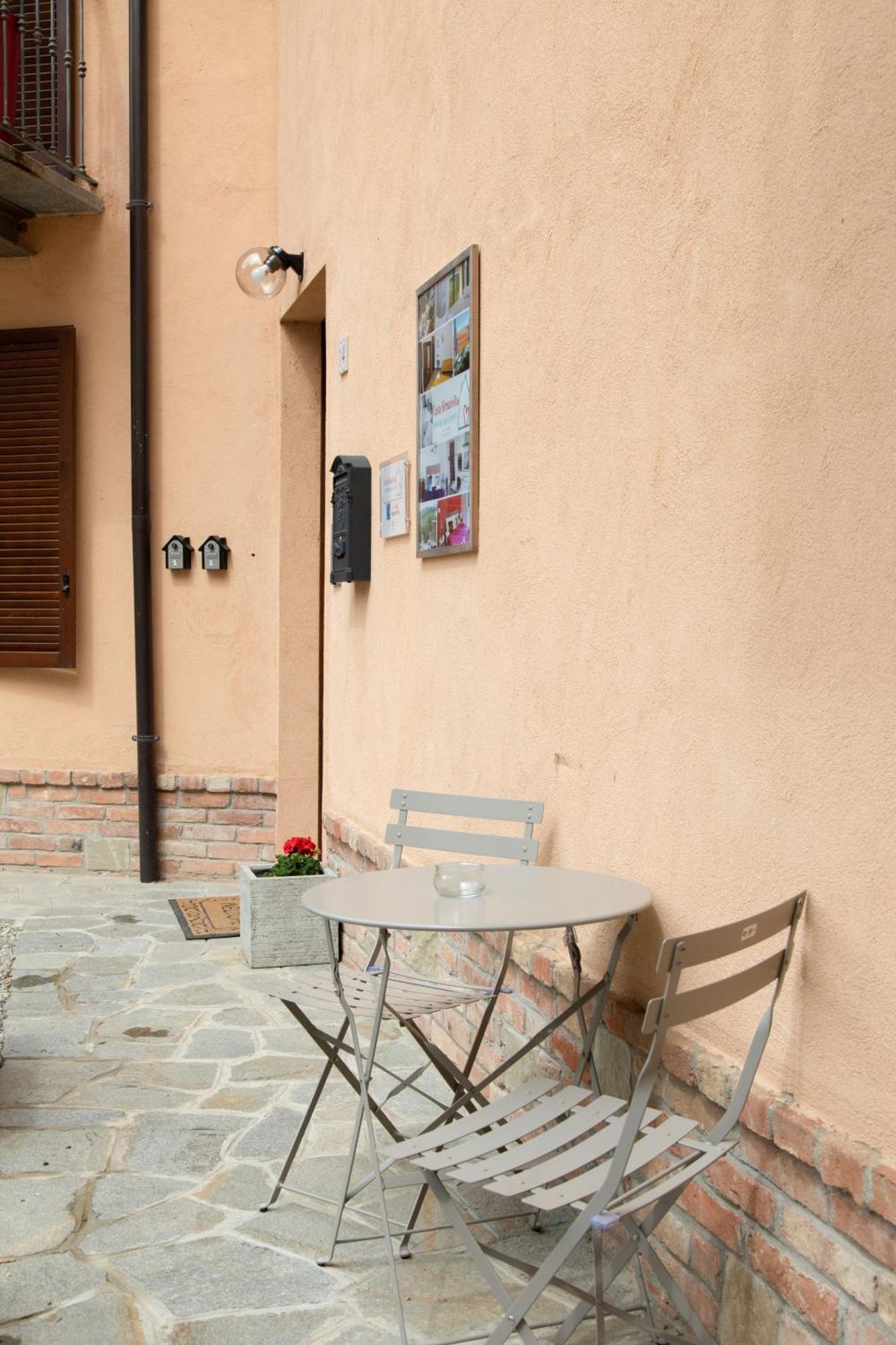 Casa Graziella- Appartamenti Vacanze Portacomaro Bagian luar foto